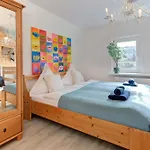 Familienglueck Im Schwarzwaldhaus Mit Schlossblick * Neuenburg (Enz)