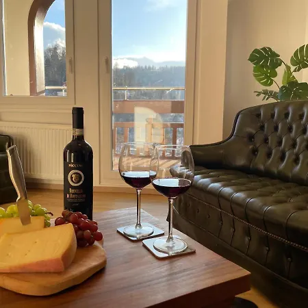 別荘 Familienglueck Im Schwarzwaldhaus Mit Schlossblick ノイエンビュルク
