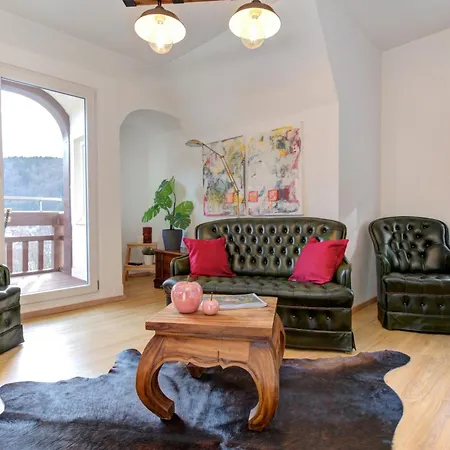 Familienglueck Im Schwarzwaldhaus Mit Schlossblick * Neuenburg (Enz)