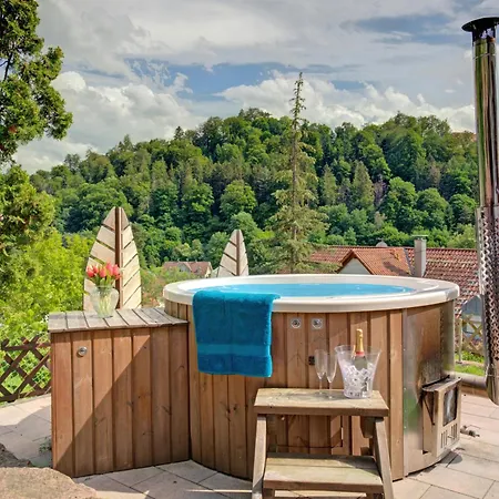 Familienglueck Im Schwarzwaldhaus Mit Schlossblick Hébergement de vacances Neuenburg (Enz)