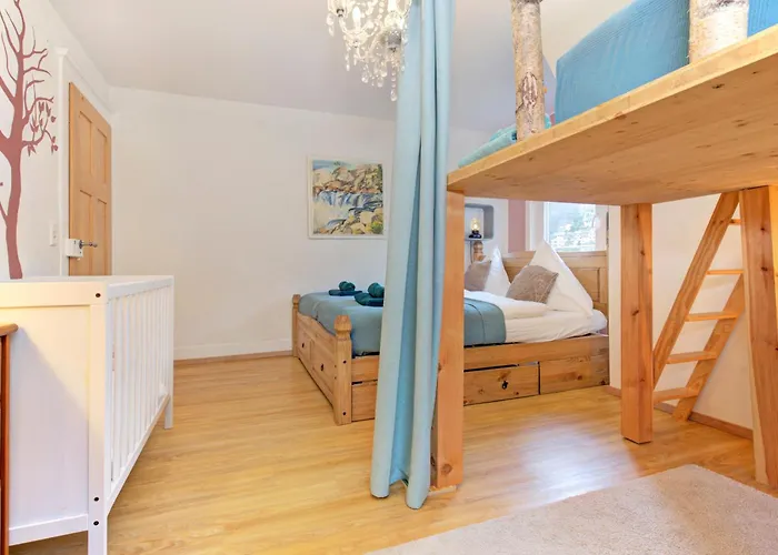 Familienglueck Im Schwarzwaldhaus Mit Schlossblick